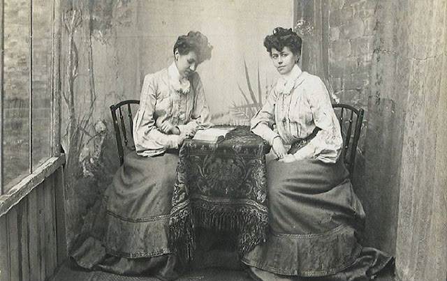 Women Fashion 1890s