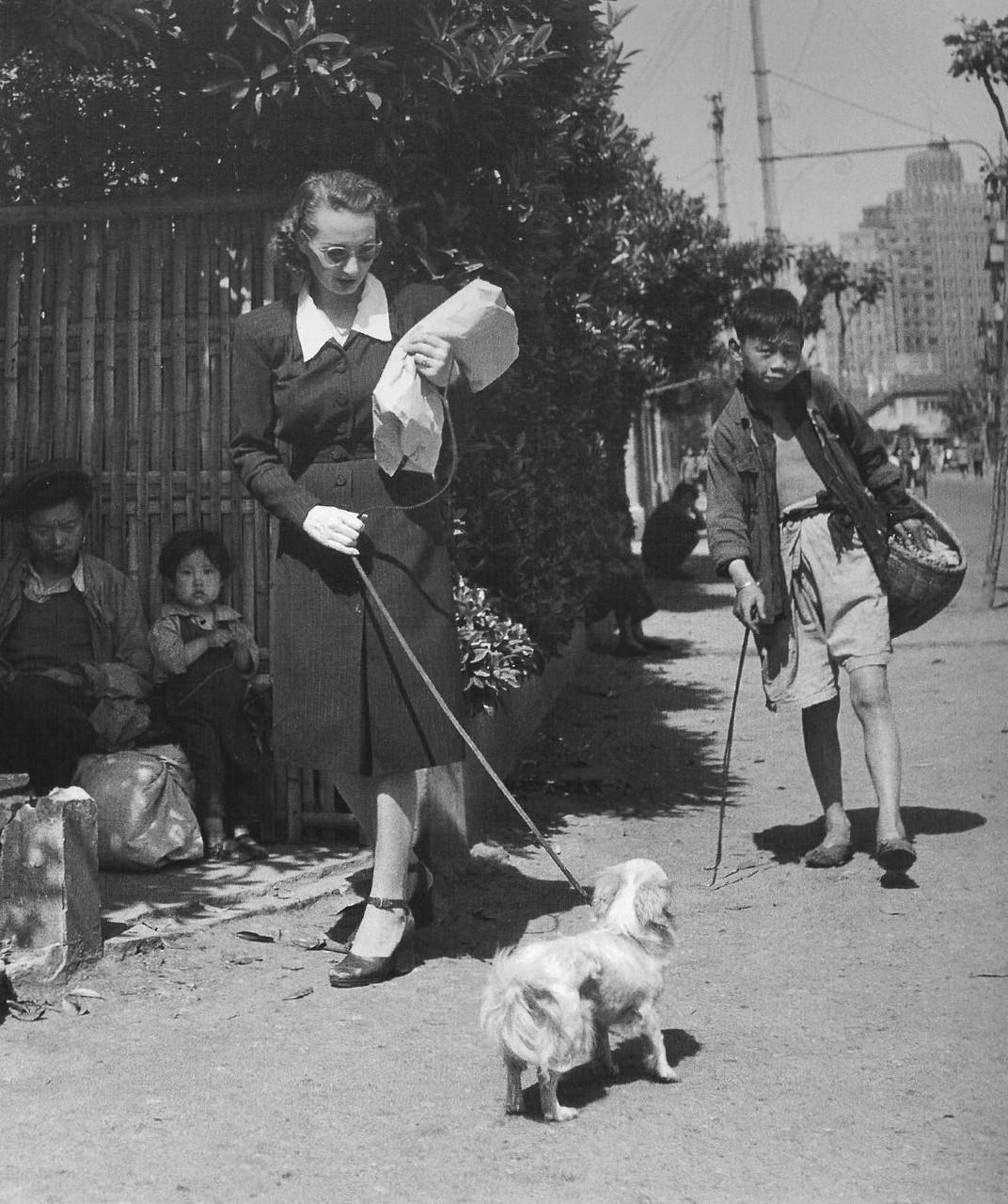 Rare Photos Capture the Last Days of Shanghai Before the Communist Revolution, 1947-1949