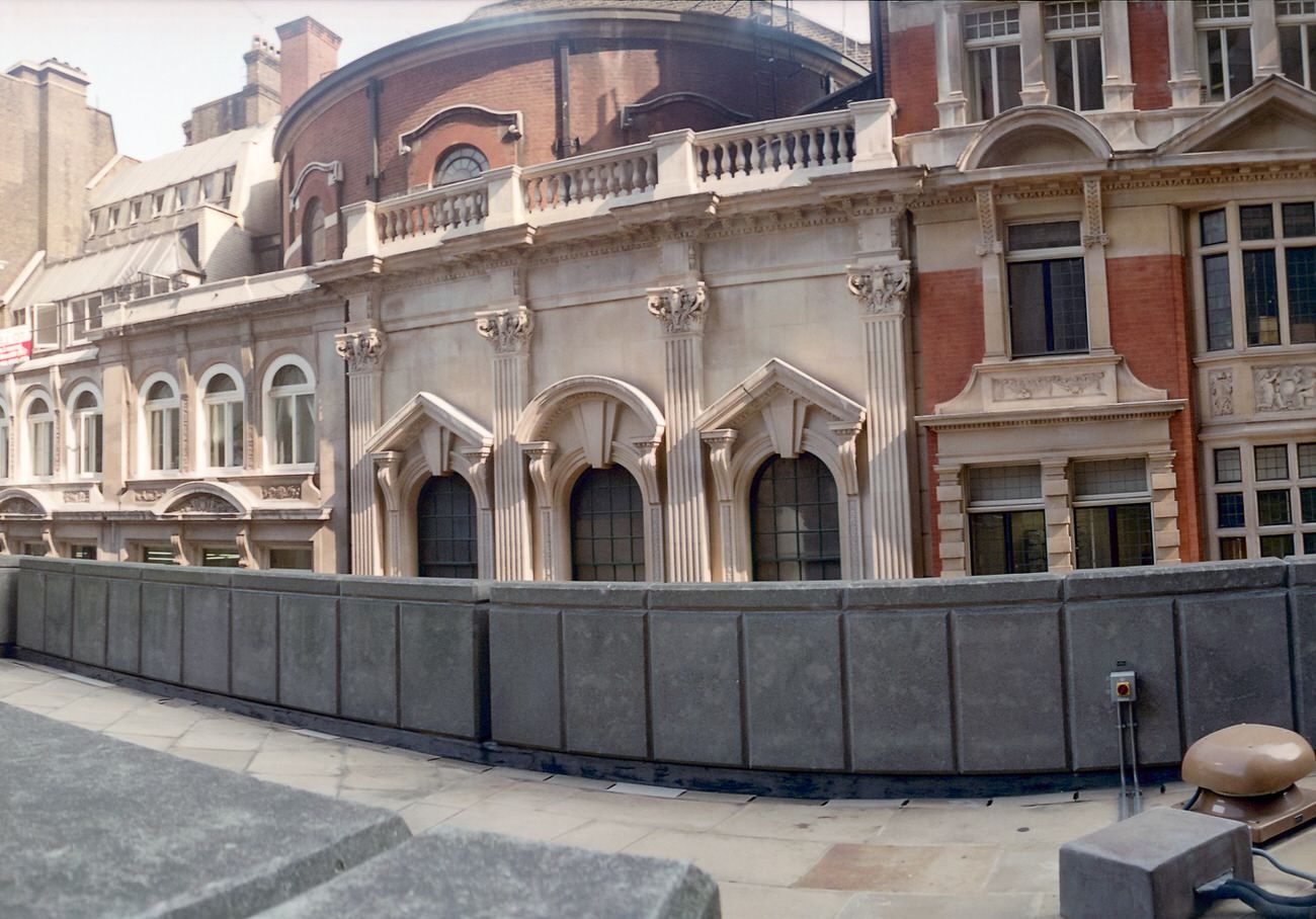 Stock Exchange, Alley, Throgmorton St, City, 1992