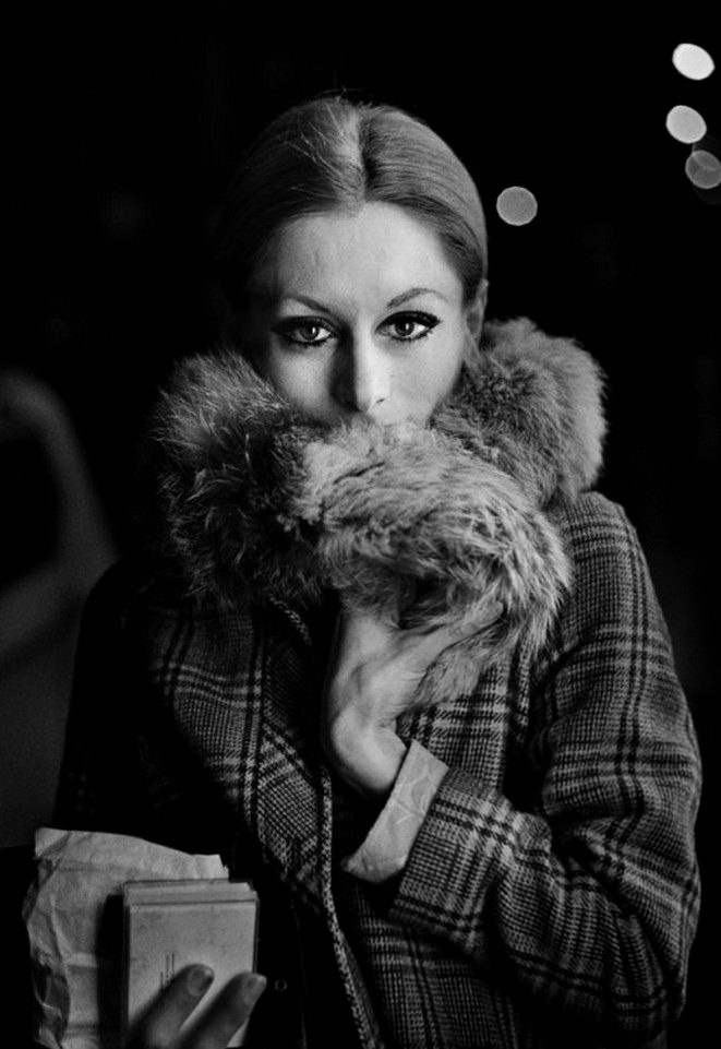 A Photographic Glimpse into the Lives of Transsexual Prostitutes in Mid-Century Paris