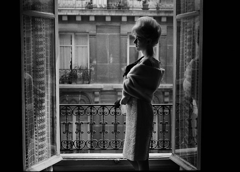 A Photographic Glimpse into the Lives of Transsexual Prostitutes in Mid-Century Paris