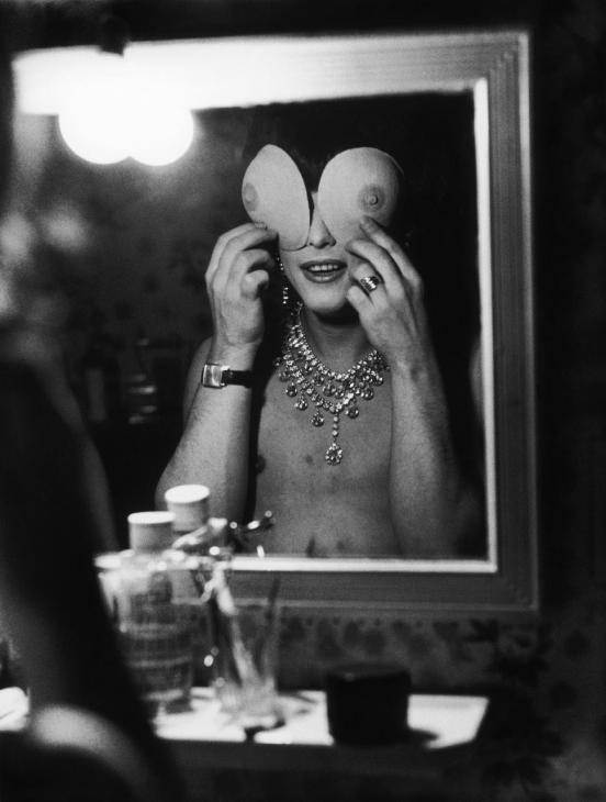 A Photographic Glimpse into the Lives of Transsexual Prostitutes in Mid-Century Paris