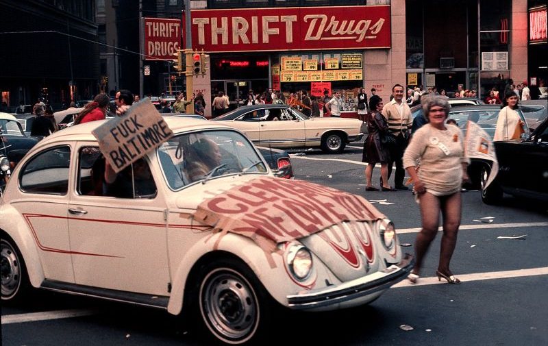 The Seventies Fascinating Vintage Photos of the Groovy 70s in United