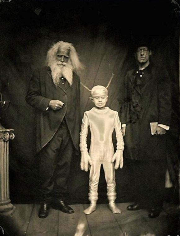 Wait, What?! Hilariously Bizarre Vintage Photos That Can't Be Explained
