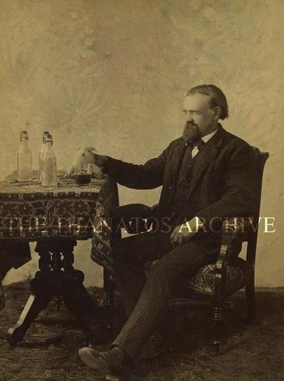 Wait, What?! Hilariously Bizarre Vintage Photos That Can't Be Explained