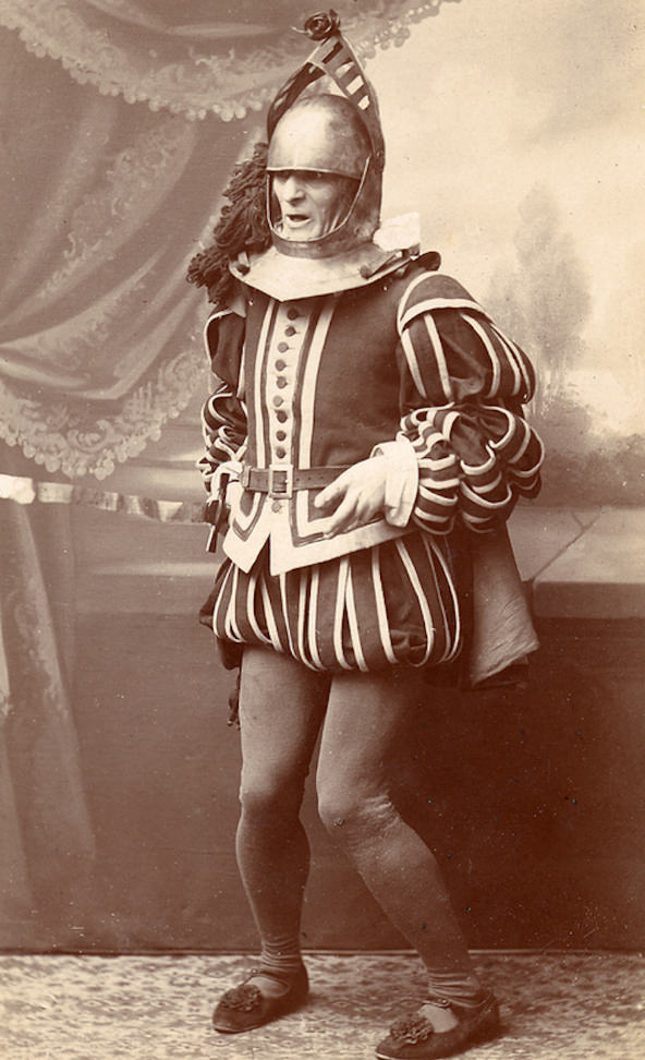 Wait, What?! Hilariously Bizarre Vintage Photos That Can't Be Explained