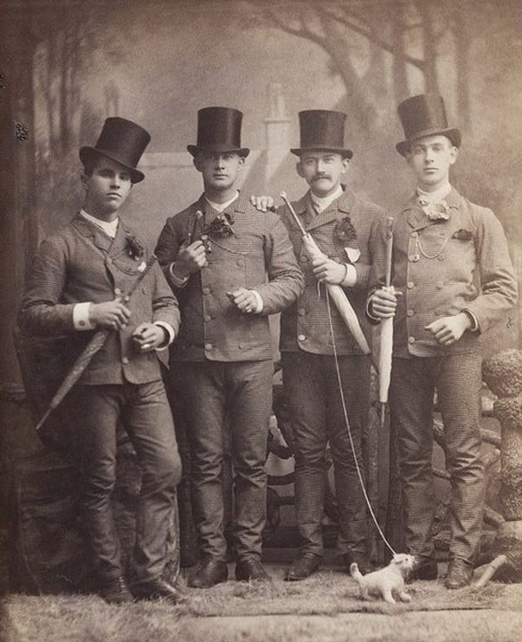 Wait, What?! Hilariously Bizarre Vintage Photos That Can't Be Explained