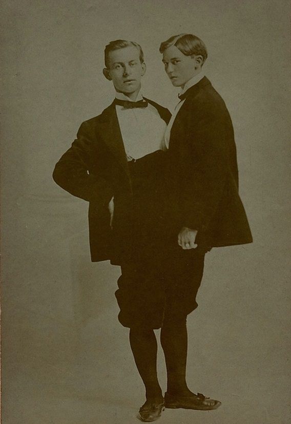 Wait, What?! Hilariously Bizarre Vintage Photos That Can't Be Explained