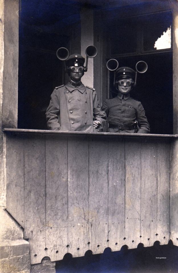 Wait, What?! Hilariously Bizarre Vintage Photos That Can't Be Explained