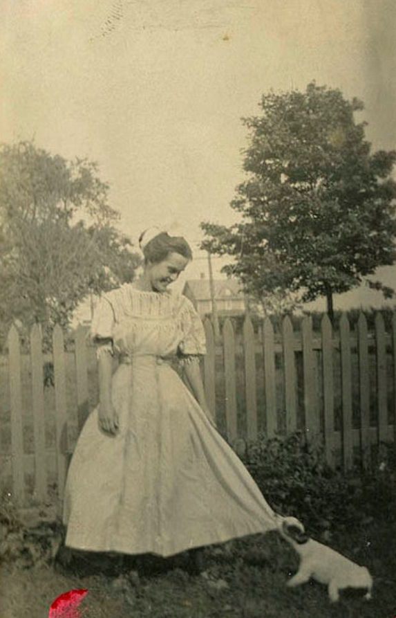 Tickling the Funny Bone of History: A Look at Humorous Vintage Photographs