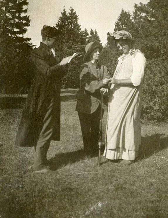 Tickling the Funny Bone of History: A Look at Humorous Vintage Photographs