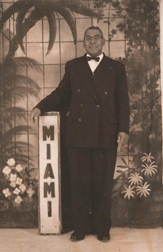 Tickling the Funny Bone of History: A Look at Humorous Vintage Photographs