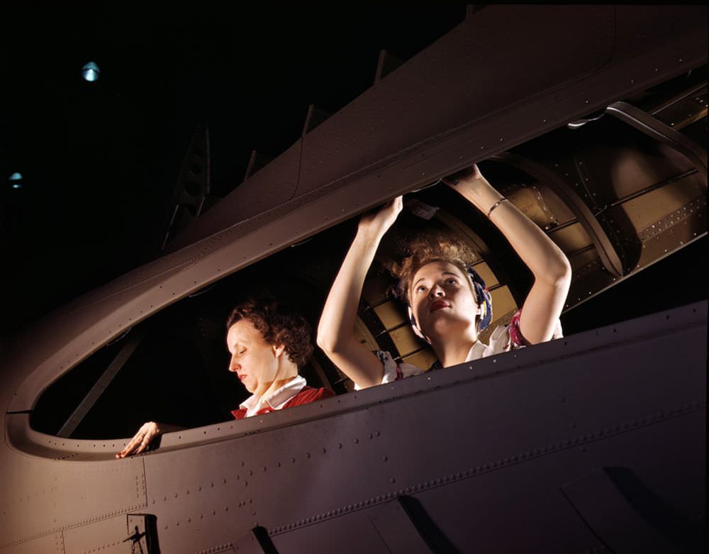A Rare Look: Stunning Color Photos of American Women Workers in World War II