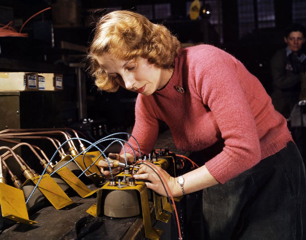 A Rare Look: Stunning Color Photos of American Women Workers in World War II