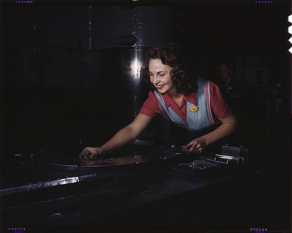 A Rare Look: Stunning Color Photos of American Women Workers in World War II