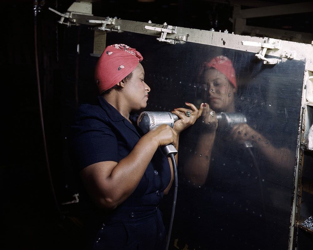 A Rare Look: Stunning Color Photos of American Women Workers in World War II