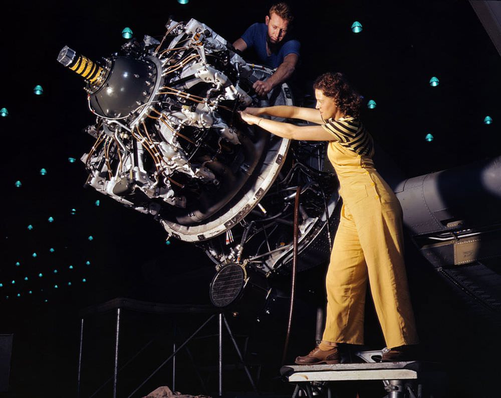 A Rare Look: Stunning Color Photos of American Women Workers in World War II