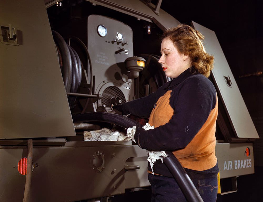 A Rare Look: Stunning Color Photos of American Women Workers in World War II