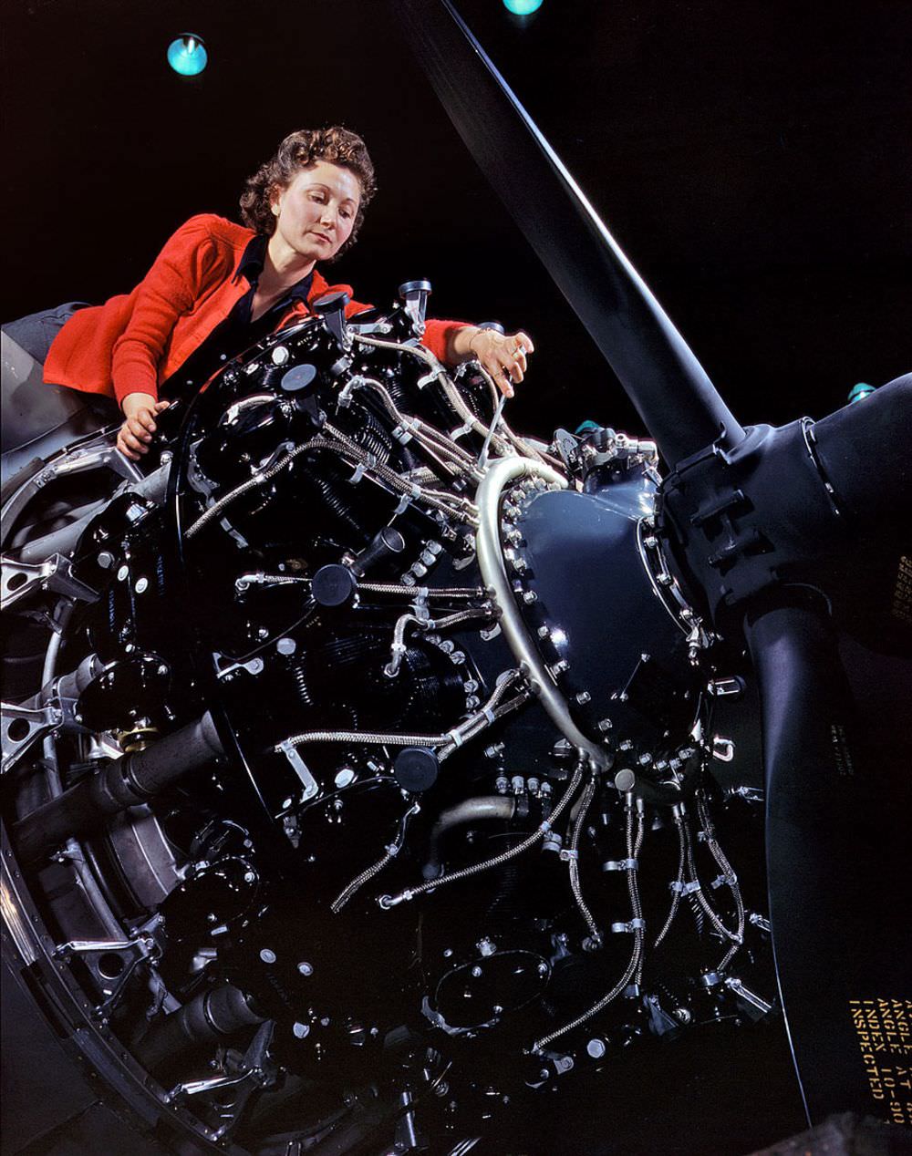 A Rare Look: Stunning Color Photos of American Women Workers in World War II