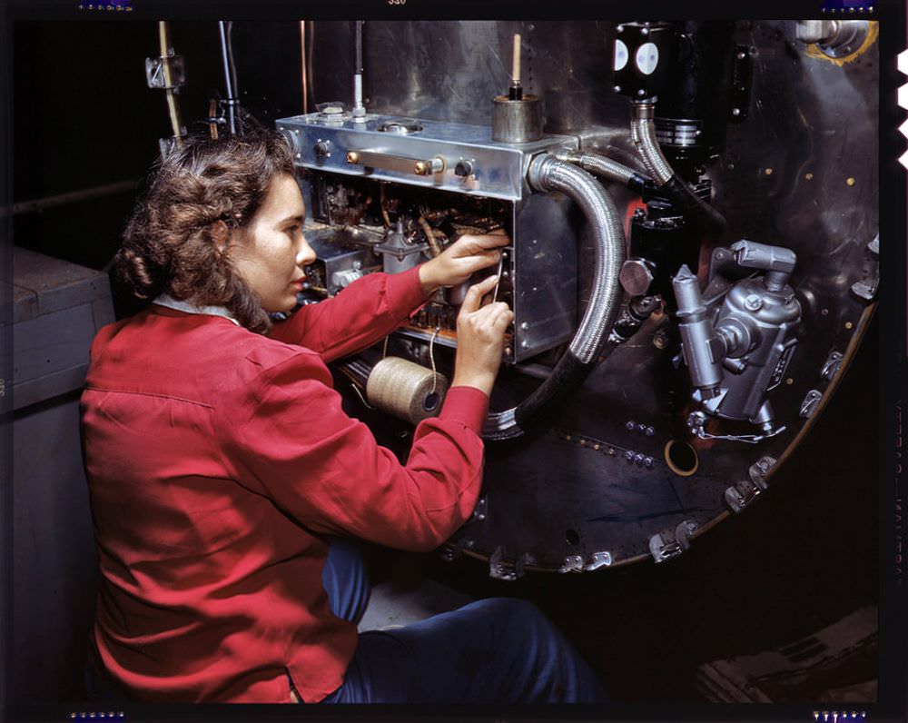 A Rare Look: Stunning Color Photos of American Women Workers in World War II