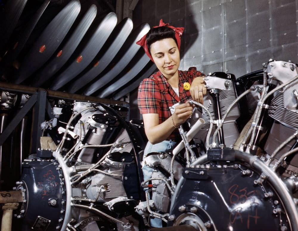 A Rare Look: Stunning Color Photos of American Women Workers in World War II