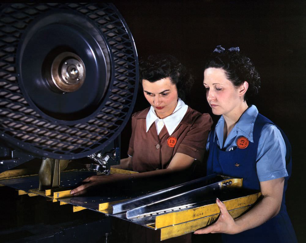 A Rare Look: Stunning Color Photos of American Women Workers in World War II