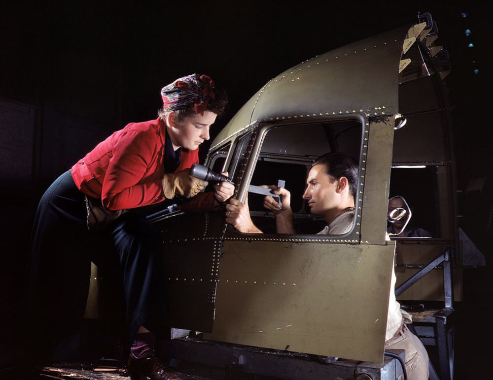 A Rare Look: Stunning Color Photos of American Women Workers in World War II