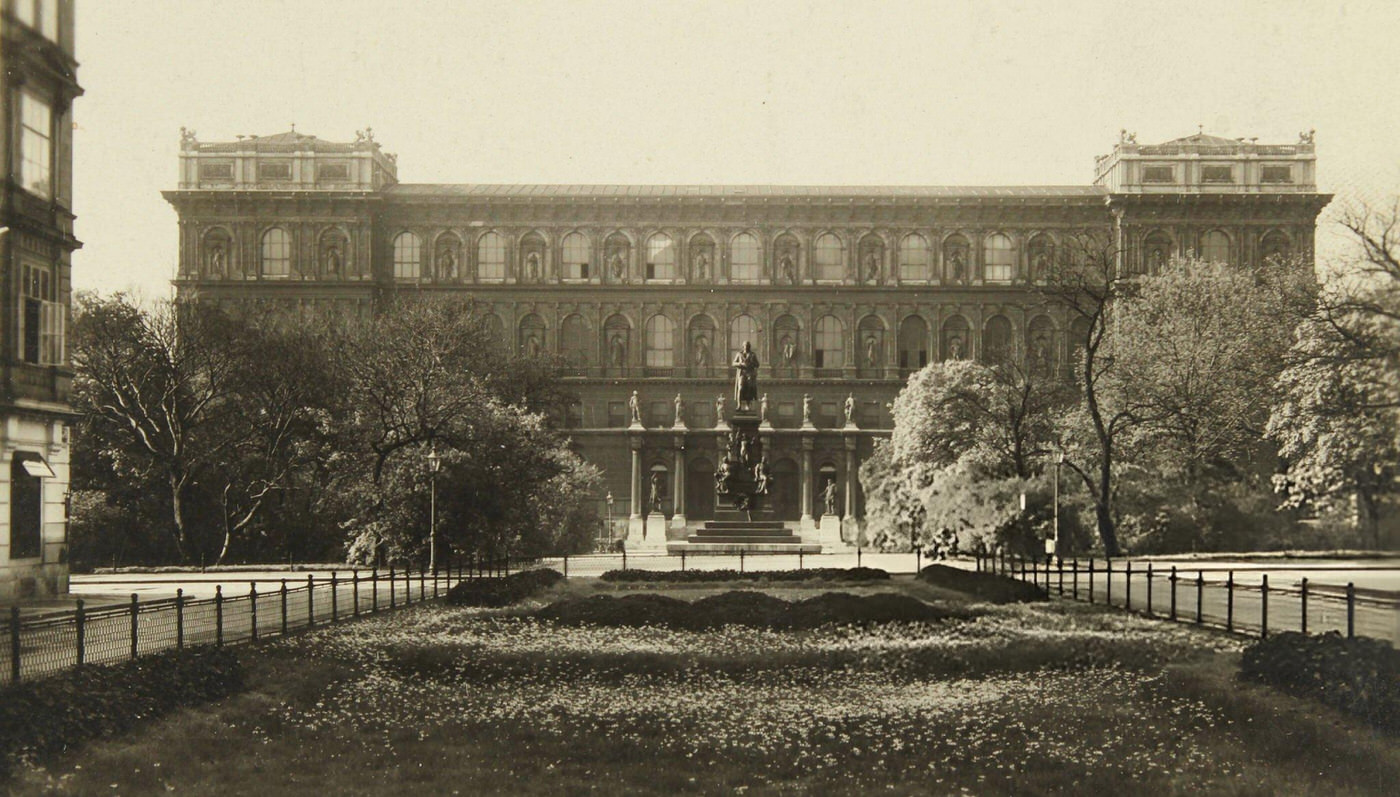 Academy of Fine Arts Vienna with Schiller monument at Schiller Place, 1930.