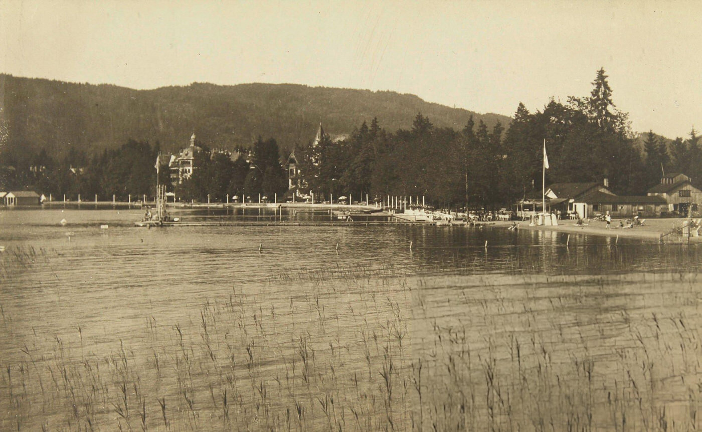 View from Wörthersee on the Beach Establishment Park Hotel, Pörtschach am Wörthersee, 1930.