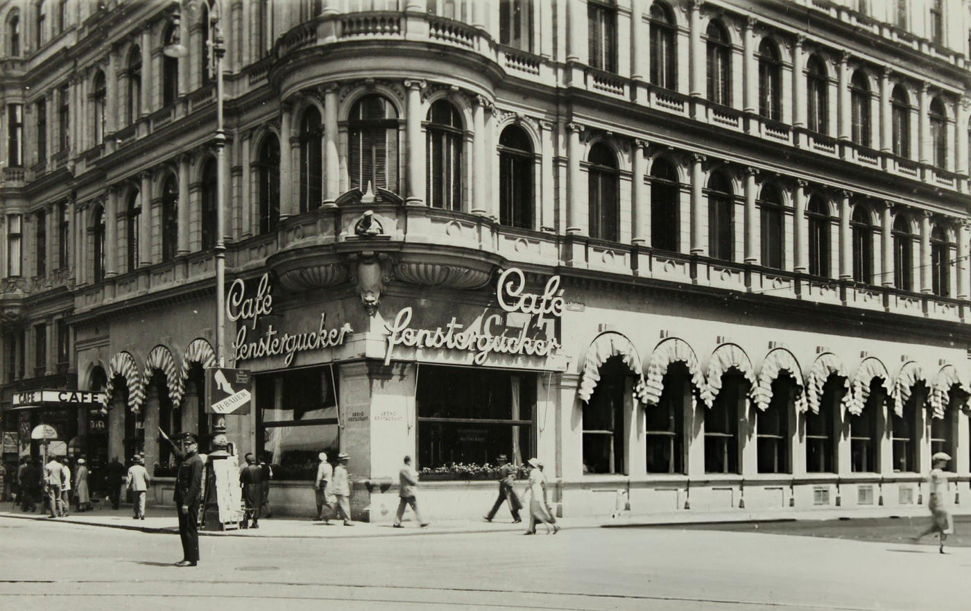 Exterior view of Café Scheidl 'Zum Fenstergucker', Vienna, 1933.