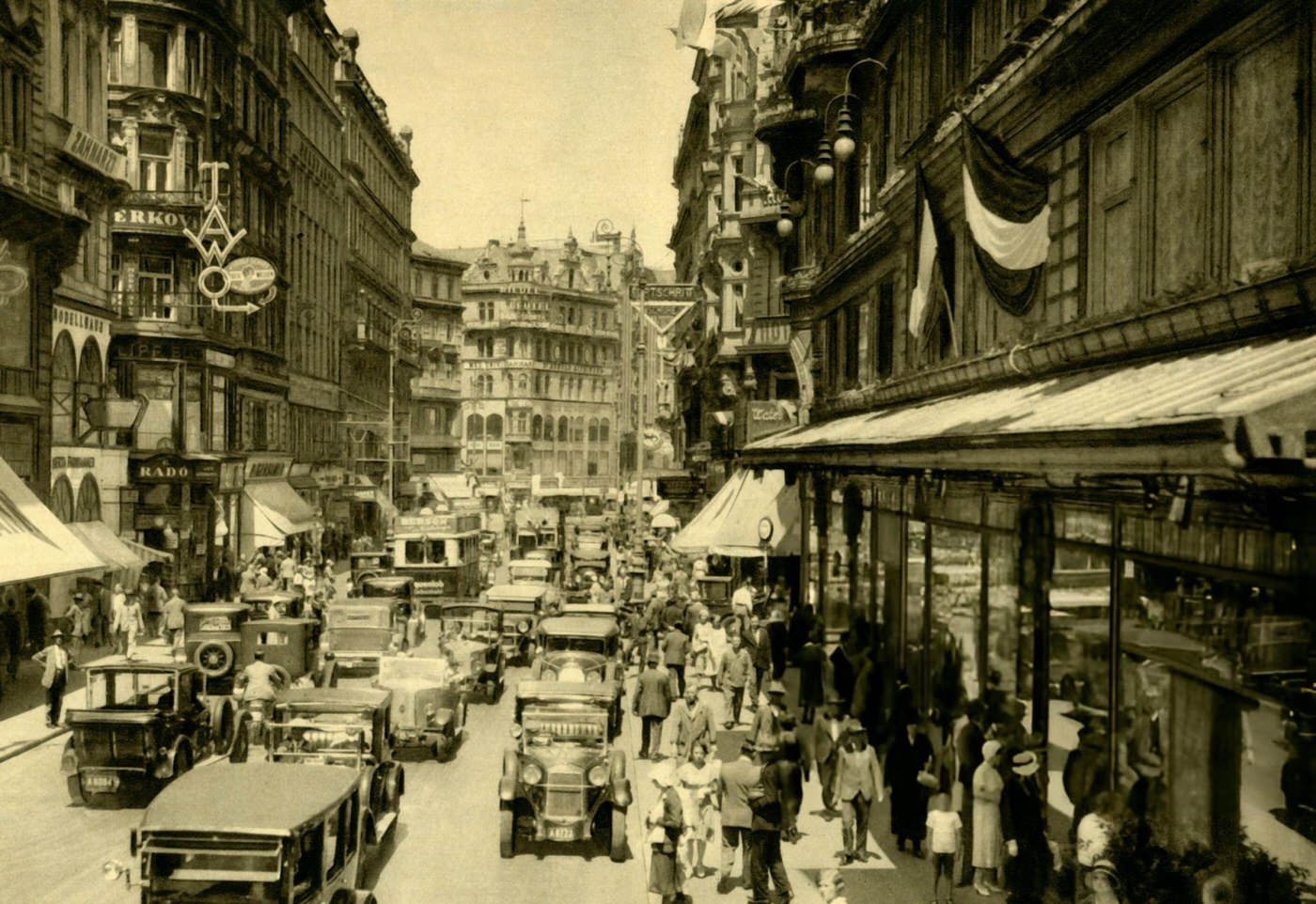Kärntner Straße, a famous shopping street in central Vienna, Austria, 1935.