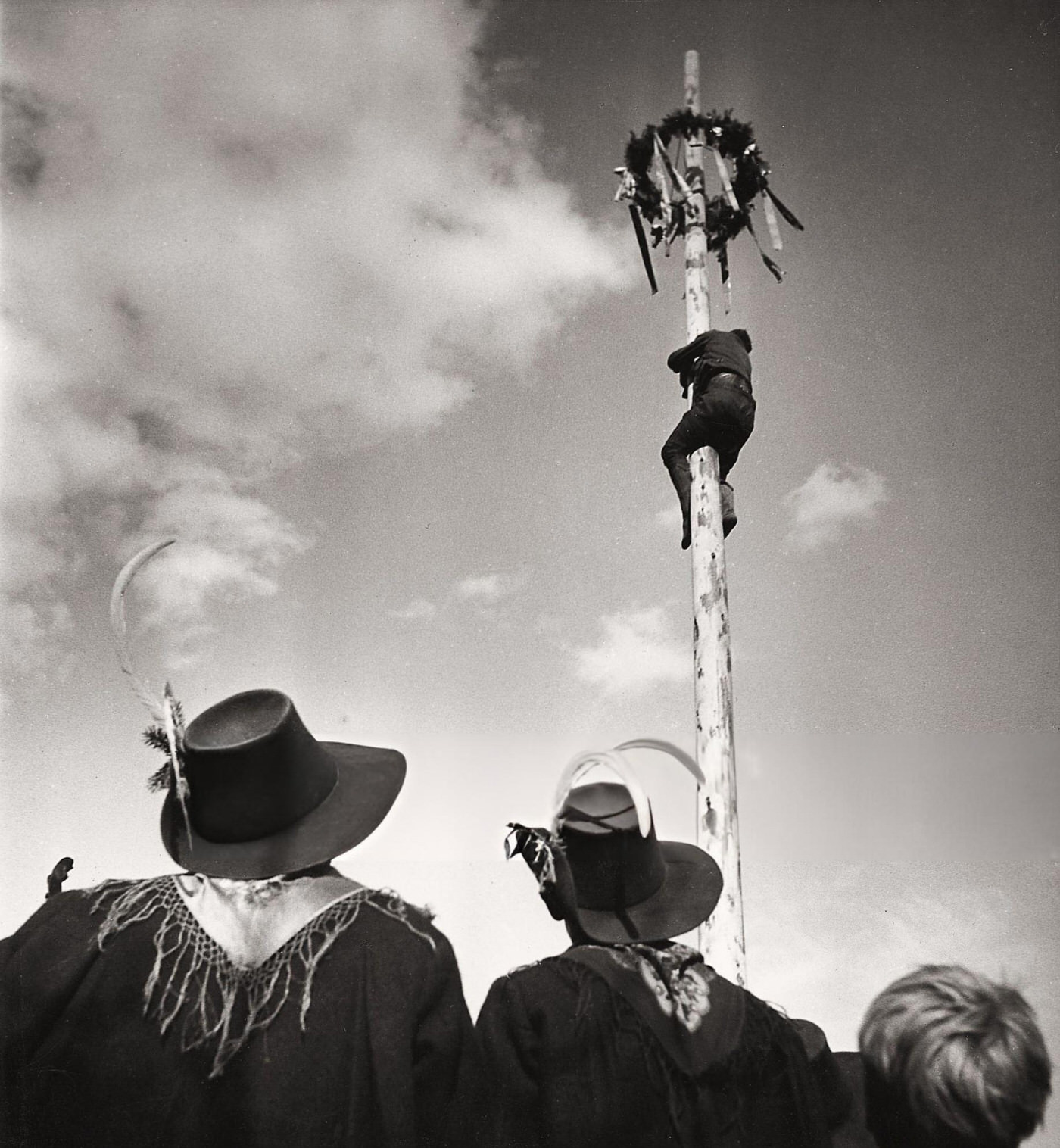 Maypole scrambling in Hinterbichl in the Virgental, East Tyrol, Austria, 1930.