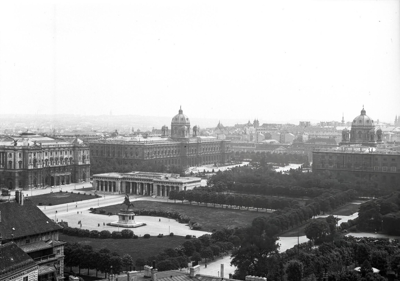 Heroes' Square in Vienna with the Castle Gate and museums, 1930s.