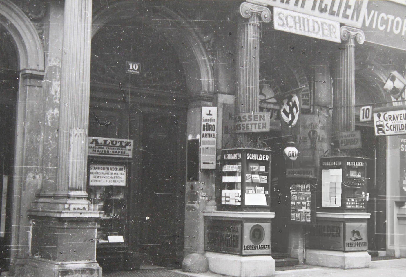 House Schottenring 10 in Vienna, 1939.