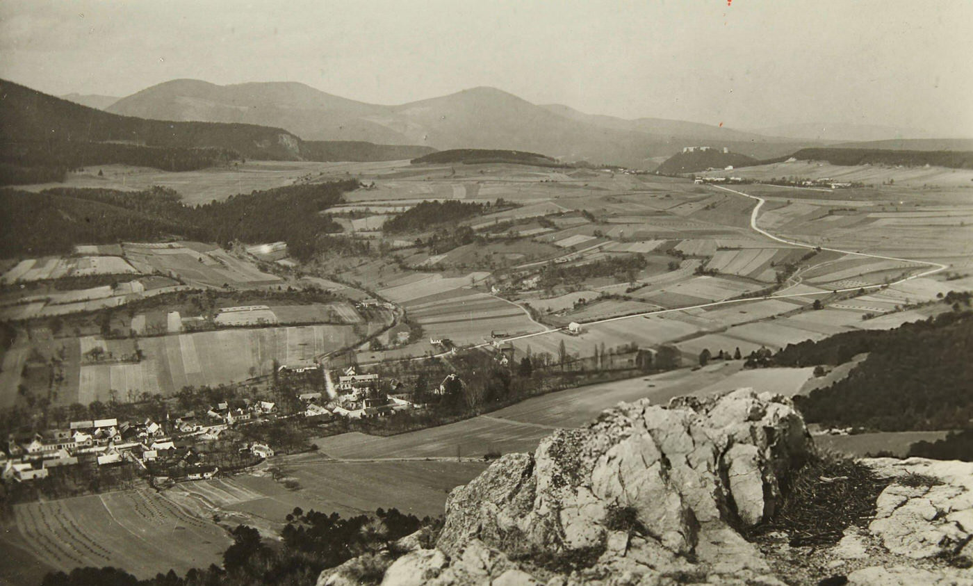 Muthmannsdorf near Bad Fischau view from Grössenberg to the village, 1930.