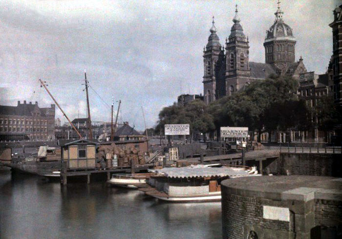 Saint Nicholas Church on the waterfront in Amsterdam, 1930s.