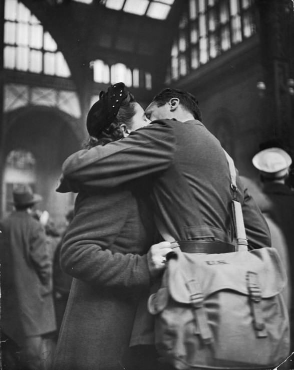 Love and War: Emotional Farewells at NYC’s Penn Station During WWII