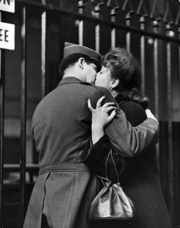 Love and War: Emotional Farewells at NYC’s Penn Station During WWII