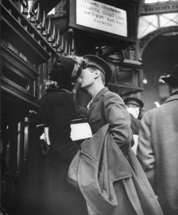 Love and War: Emotional Farewells at NYC’s Penn Station During WWII