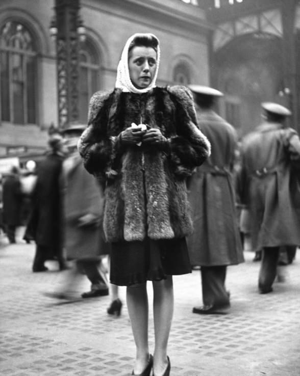 Love and War: Emotional Farewells at NYC’s Penn Station During WWII