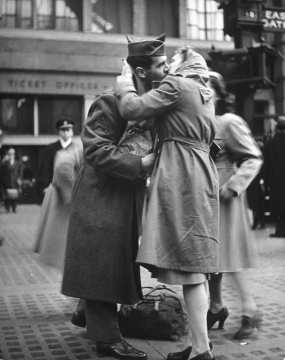 Love and War: Emotional Farewells at NYC’s Penn Station During WWII