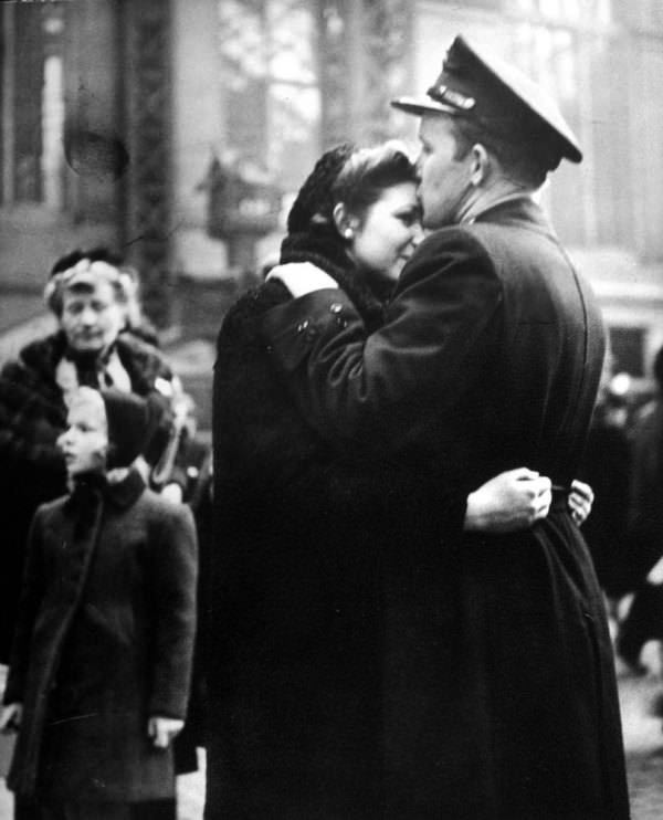 Love and War: Emotional Farewells at NYC’s Penn Station During WWII