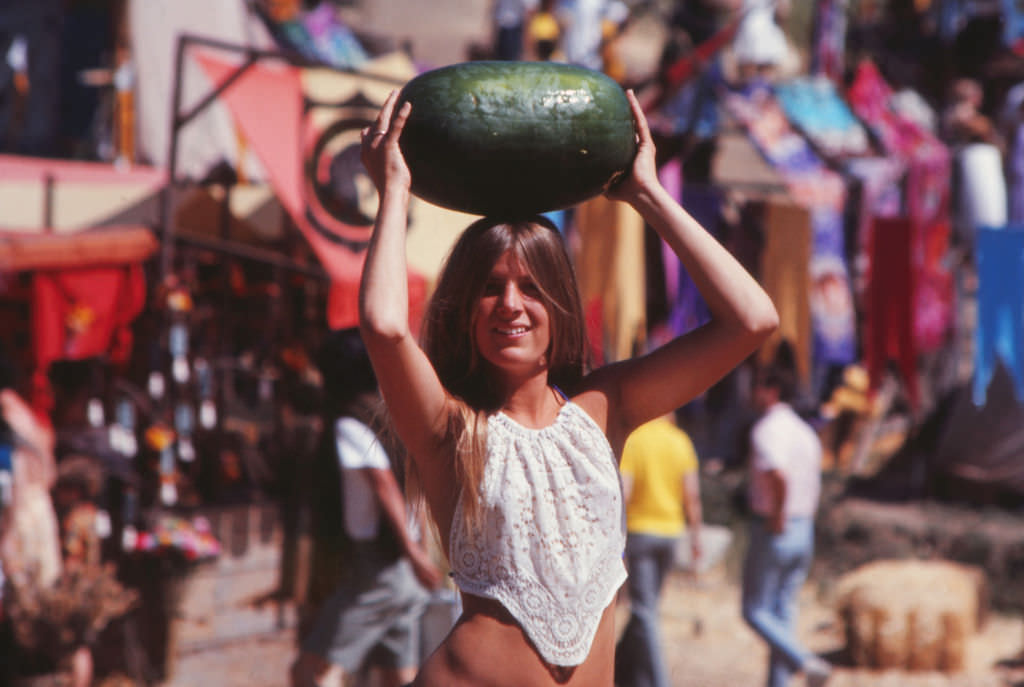 Stunning Vintage Photos from the Renaissance Pleasure Faire in the 1970s
