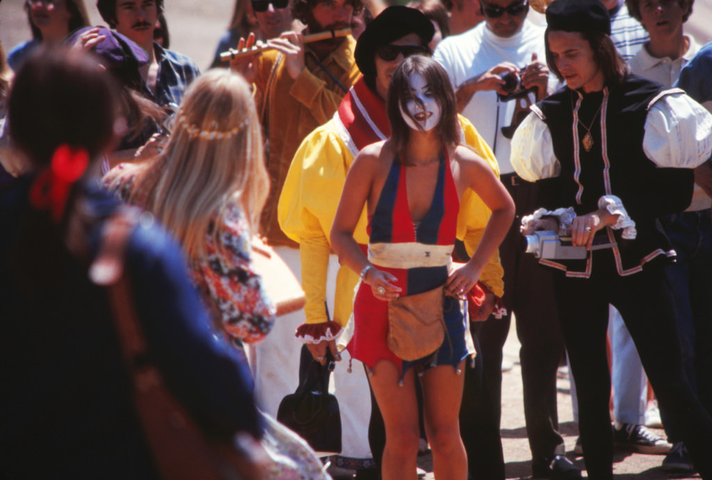Stunning Vintage Photos from the Renaissance Pleasure Faire in the 1970s