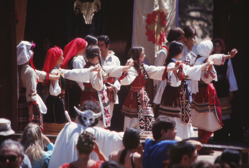Stunning Vintage Photos from the Renaissance Pleasure Faire in the 1970s