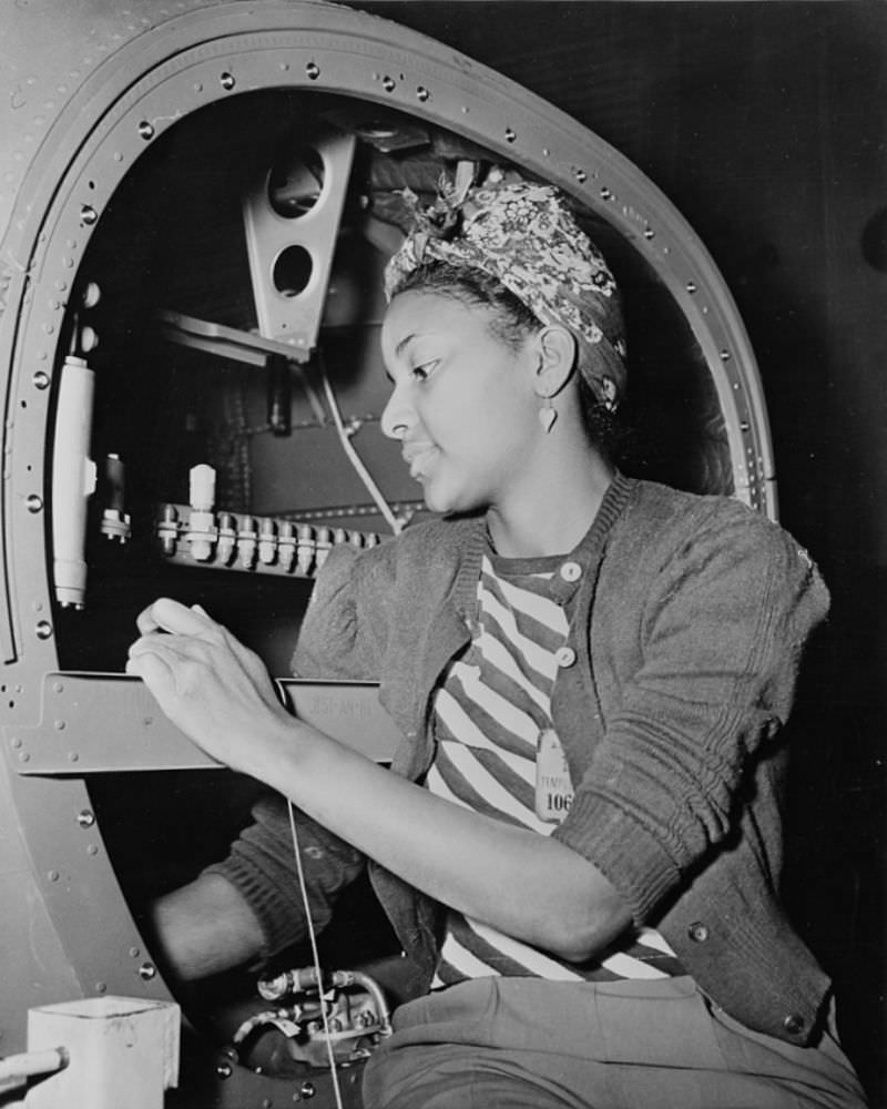 Facing Two Fronts: African American Women Working During World War II