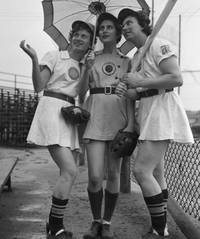 Beyond "A League of Their Own": The Story and Photos of the All-American Girls Professional Baseball League (1943-1954)