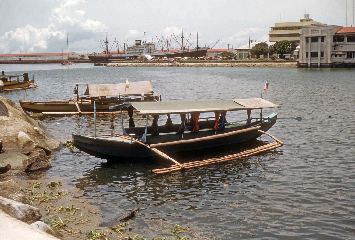Manila water taxi, 1954