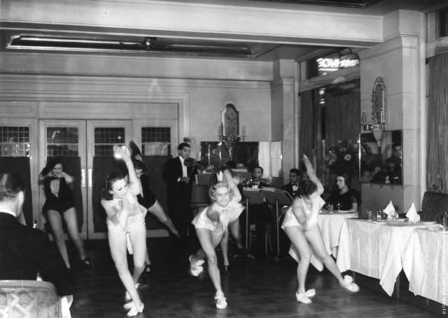 Cabaret dancers performing at the Prince of Wales Theatre, London, 1927.
