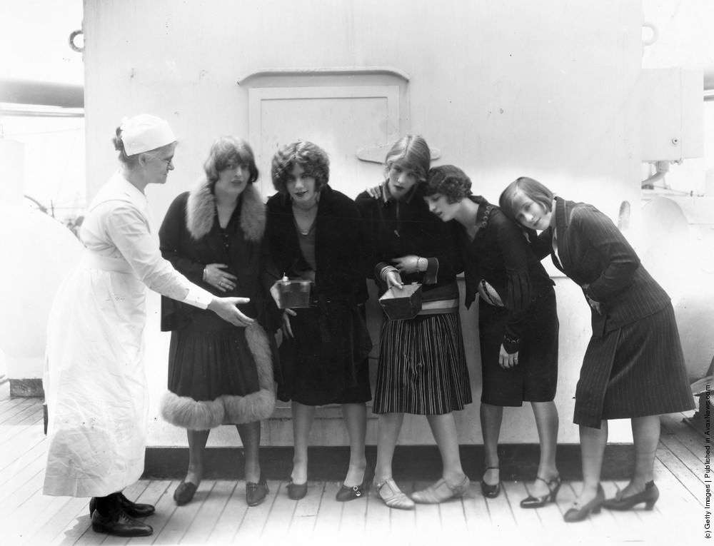 The Hoffman Girls in 'Shake Your Feet' at the London Hippodrome, 1927.